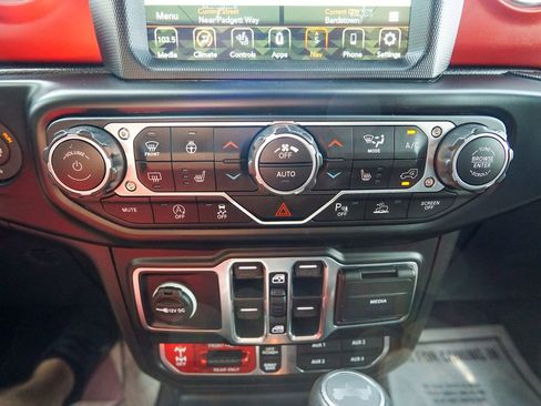 Used 2022 Jeep Wrangler Unlimited Rubicon w/ Xtreme Recon 35" Tire Package image 28