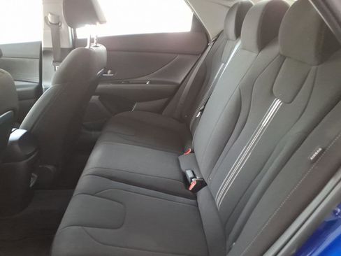 Used 2025 Hyundai Elantra Hybrid FWD image 12