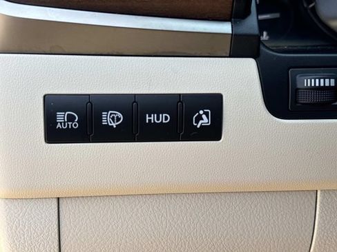 Used 2021 Lexus LX 570 4WD w/ Luxury Package image 39