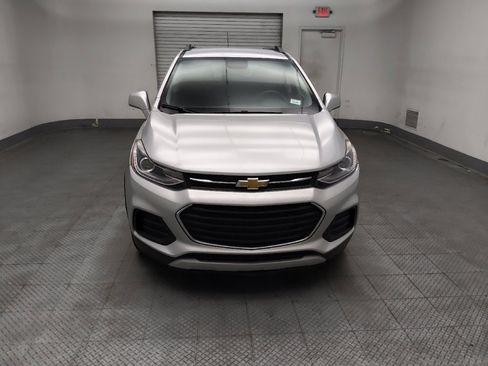 Used 2017 Chevrolet Trax LT FWD image 14
