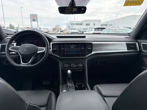 Used 2022 Volkswagen Atlas Cross Sport SE w/ Panoramic Sunroof Package image 13