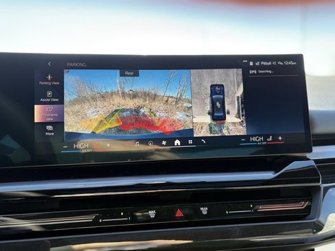 Used 2025 BMW 530i xDrive w/ M Sport Package image 8