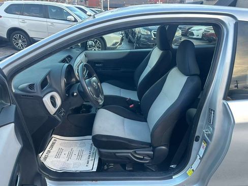 Used 2014 Toyota Yaris LE image 8