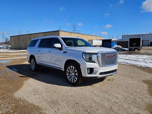 Used 2022 GMC Yukon XL Denali image 8