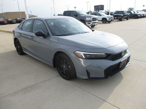 Used 2025 Honda Civic Sport image 7