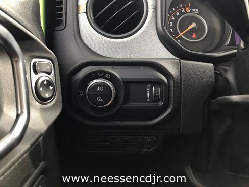 New 2025 Jeep Gladiator Sport image 31