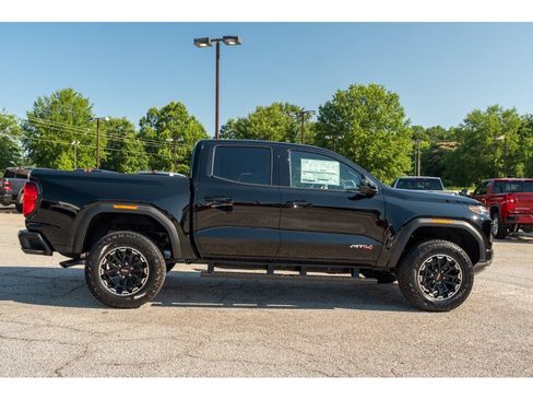 New 2026 GMC Canyon AT4 w/ Technology Plus Package AWD/4WD image 9