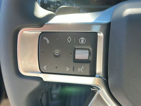 New 2026 Land Rover Discovery Limited Edition image 13
