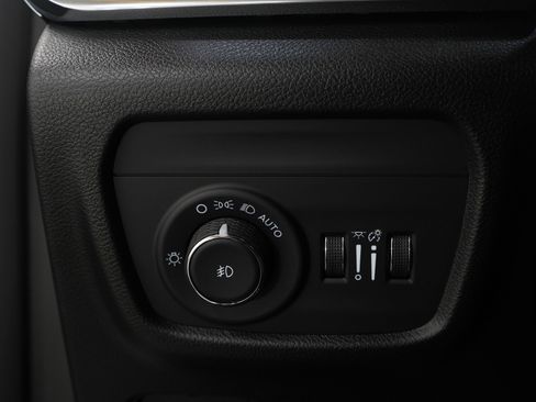 Used 2024 Jeep Grand Cherokee Overland w/ Luxury Tech Group IV image 25