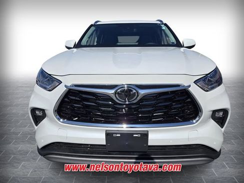 New 2026 Toyota Highlander Platinum AWD/4WD image 2