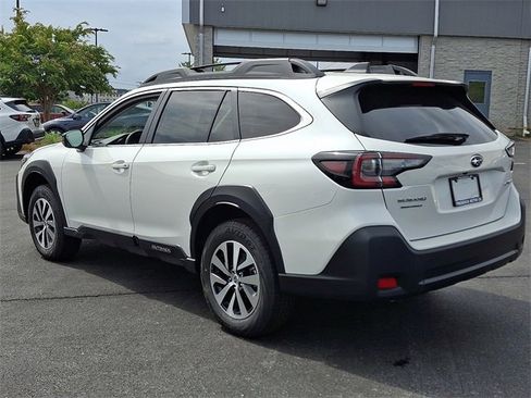 New 2025 Subaru Outback Premium image 4