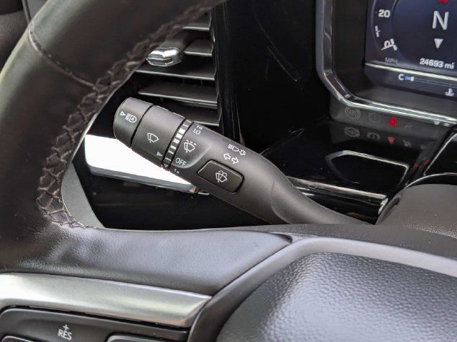 Used 2023 Chevrolet Silverado 1500 LT AWD/4WD image 25