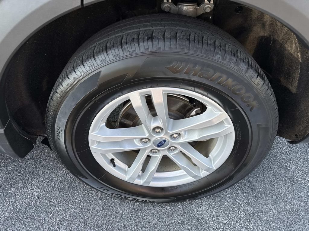 Used 2024 Ford Explorer XLT RWD image 11