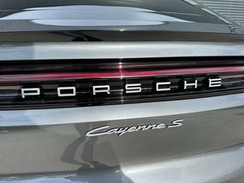 Used 2026 Porsche Cayenne S AWD/4WD image 12