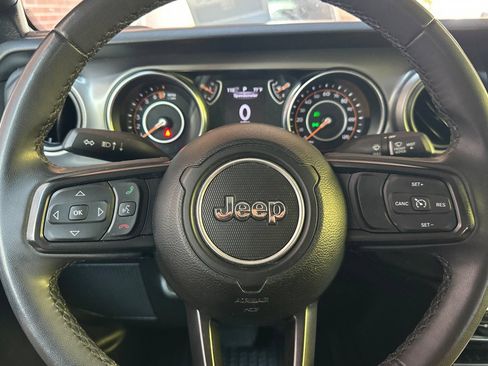Used 2023 Jeep Gladiator Sport AWD/4WD image 22