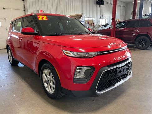 Used 2022 Kia Soul LX w/ Technology Package FWD image 4