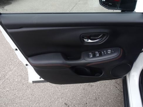 Used 2024 Honda HR-V Sport image 12