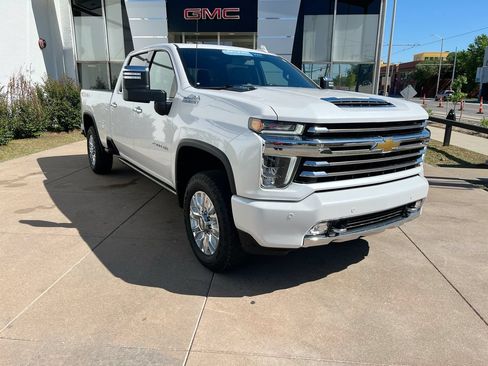 Used 2022 Chevrolet Silverado 2500 High Country AWD/4WD image 1