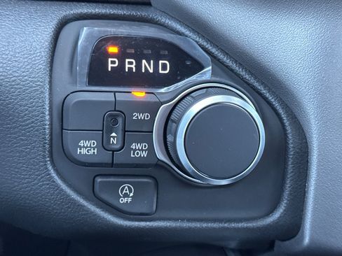 New 2026 RAM 1500 Express AWD/4WD image 19