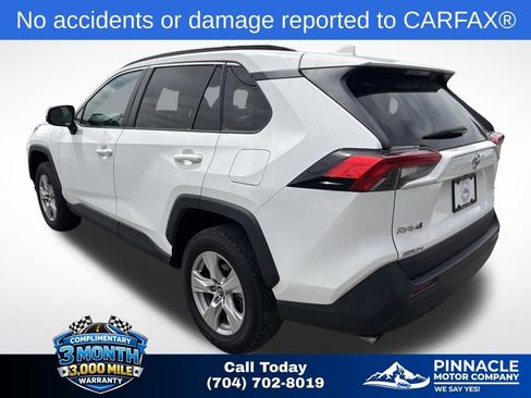 Used 2021 Toyota RAV4 XLE AWD/4WD image 4