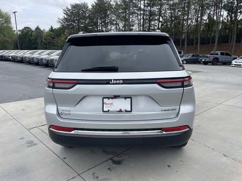 Used 2024 Jeep Grand Cherokee Limited image 5