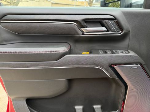 Used 2025 GMC Sierra 2500 AT4X image 9