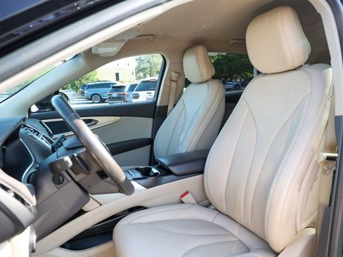 Used 2020 Lincoln Nautilus Premier w/ Equipment Group 101A AWD/4WD image 34