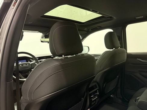 New 2026 Jeep Grand Cherokee Laredo X AWD/4WD image 18