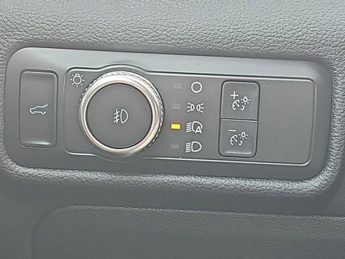 Used 2022 Ford Explorer Limited image 17