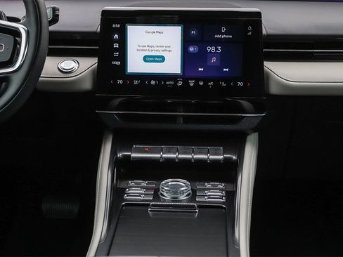 Used 2025 Lincoln Nautilus Premier image 15