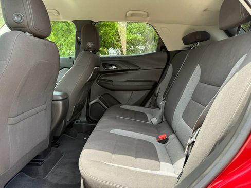Used 2024 Chevrolet TrailBlazer LT w/ Driver Confidence Package FWD image 11