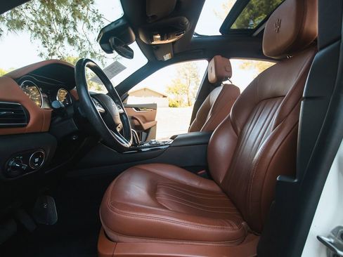 Used 2022 Maserati Levante GT image 19