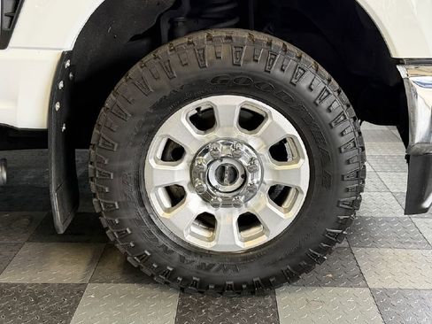 Used 2023 Ford F250 XLT w/ FX4 Off-Road Package image 29