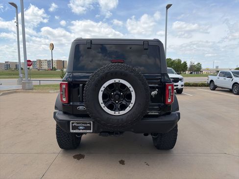 Used 2023 Ford Bronco Badlands image 4