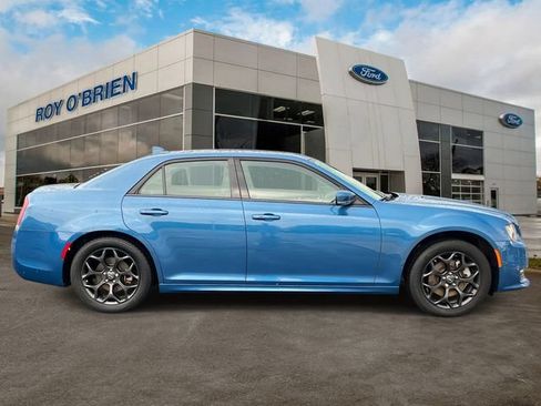 Used 2022 Chrysler 300 Touring L w/ Popular Equipment Group AWD/4WD image 6