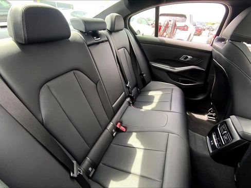 Used 2025 BMW 330i Sedan image 19