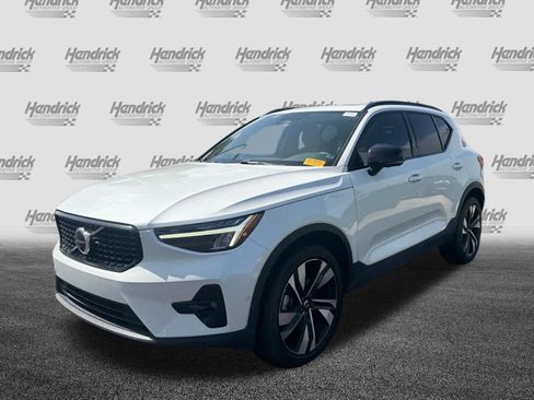 Certified 2023 Volvo XC40 B4 Plus w/ Protection Package Premier FWD image 8