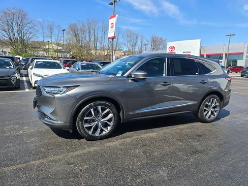 Used 2022 Acura MDX SH-AWD w/ Technology Package image 3