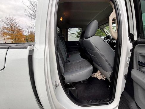 Used 2019 RAM 1500 Big Horn image 18