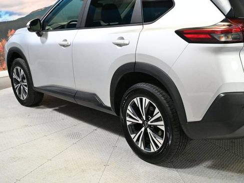 Used 2023 Nissan Rogue SV AWD/4WD image 7