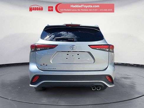 Used 2023 Toyota Highlander XSE AWD/4WD image 4