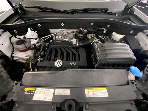 Used 2023 Volkswagen Atlas Cross Sport SEL R-Line AWD/4WD image 10
