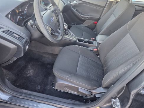Used 2017 Ford Focus SE FWD image 11