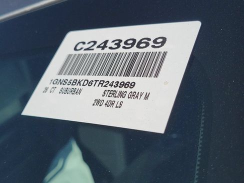 Used 2026 Chevrolet Suburban LS RWD image 28