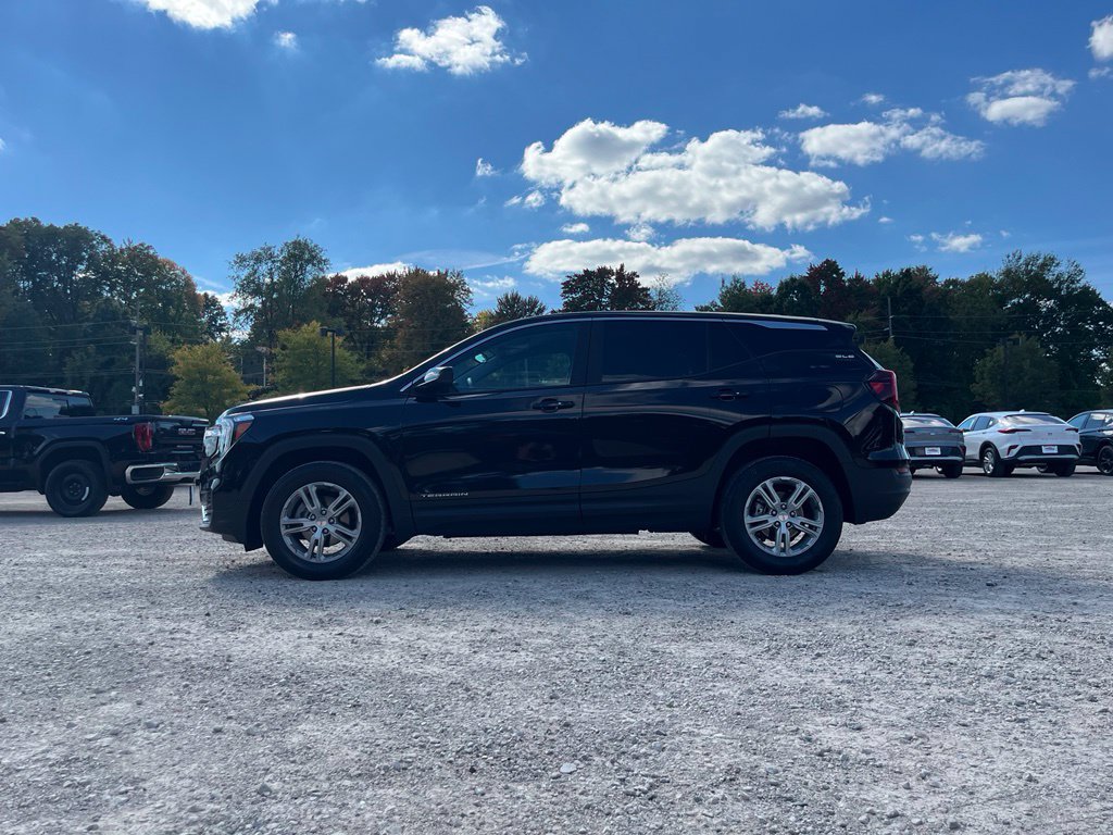 Used 2023 GMC Terrain SLE AWD/4WD image 12