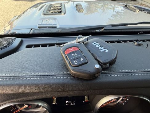 Used 2019 Jeep Wrangler Unlimited Sahara w/ Quick Order Package 24M Moab image 36