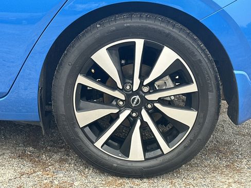 Used 2024 Nissan Sentra SV w/ SV Premium Package image 19