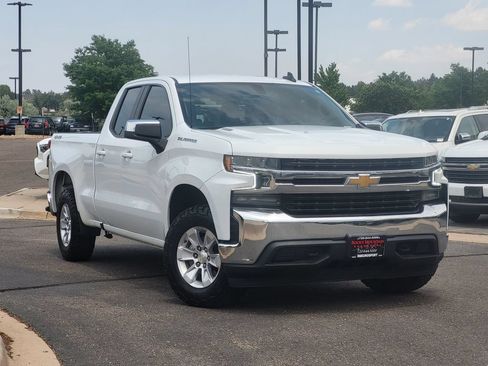 Used 2021 Chevrolet Silverado 1500 LT AWD/4WD image 2