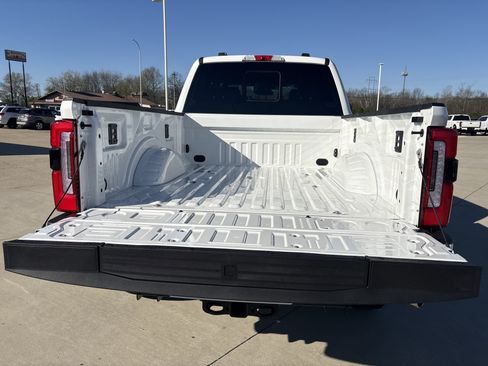 Used 2026 Ford F350 Platinum w/ Tremor Off-Road Package AWD/4WD image 5