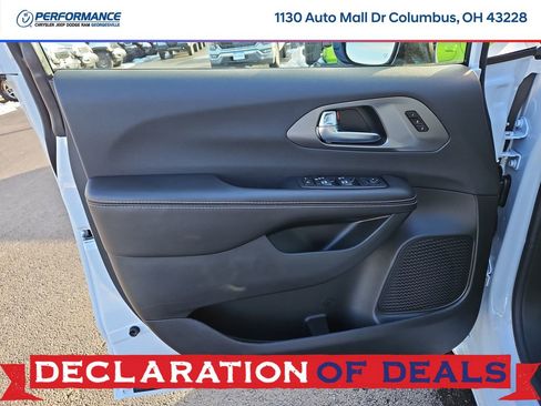 New 2026 Chrysler Pacifica Select image 22